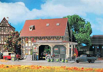 Vollmer 43682 HO Scale Farm Equipment Repair Shop -- 6-3/8 x 4-3/4 x 4-3/4" 15.8 x 12 x 12cm