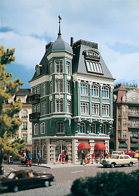 Vollmer 43771 HO Scale 4-Story Bank Building -- 4-1/8 x 3-5/8 x 7-3/4" 10.5 x 9.3 x 19.7cm