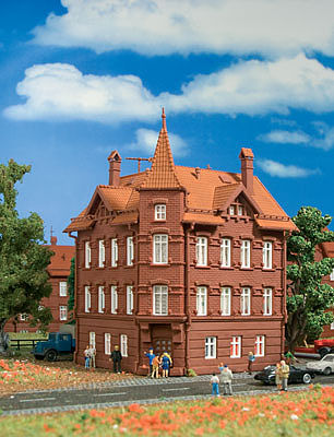 Vollmer 43807 HO Scale Railroad Rooming House Corner Building - Kit -- 4-1/2 x 4-1/2 x 7-1/4" 11.5 x 11.5 x 18.5cm