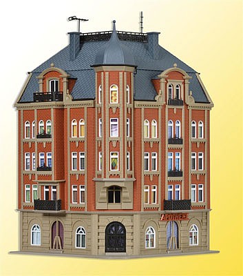 Vollmer 43811 HO Scale 5-Story Corner Building Castle Avenue #1 (Red Brick) -- 5-5/8 x 5-5/8 x 9-13/64" 14 x 14 x 23cm