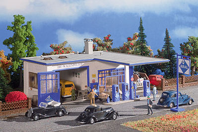 Vollmer 45156 HO Scale Aral Gas Station - Kit (Plastic) -- 6-7/8 x 5-7/8 x 3-1/8" 17.5 x 15 x 8cm