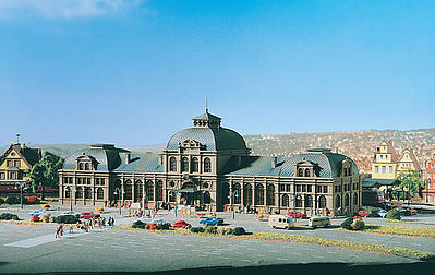Vollmer 47505 N Scale Main Railroad Station: Baden-Baden, Germany -- 20-1/2 x 4-1/2 x 5-1/2" 51 x 11.5 x 13.5cm