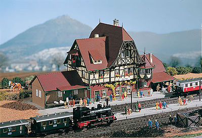 Vollmer 47522 N Scale Neuffen Passenger Station -- 10-5/8 x 4" 27 x 10cm