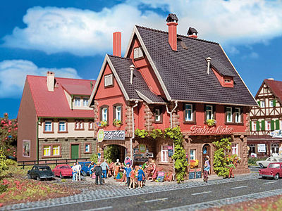 Vollmer 47670 N Scale Farm Shop -- Organic Plastic Kit - 3-7/8 x 2-11/16 x 3-15/16" 9.8 x 6.8 x 10cm