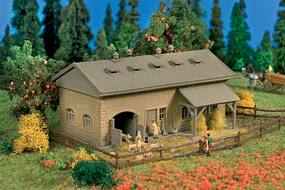 Vollmer 47723 N Scale Pig Sty w/Pigs - Kit -- 6-5/16 x 3-3/8 x 1" 16 x 10 x 5cm