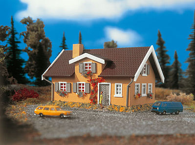Vollmer 49570 Z Scale Country House -- 3-1/8 x 2 x 1-7/8" 8 x 5.2 x 4.9cm
