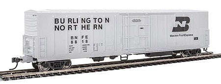 Walthers Mainline 910-3928 HO Scale 57' Mechanical Reefer - Ready to Run -- Burlington Northern BNSF #8818 (white, black, BN Logo)