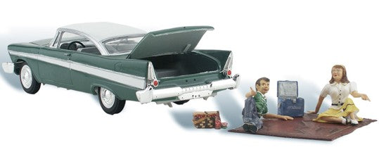 Woodland Scenics 5552 HO Autoscene Parked for a Picnic 1950's Type Vehicle w/Figures