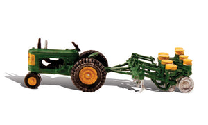 Woodland Scenics 5565 HO Autoscene Tractor & Planter