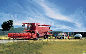 Walthers Scenemaster 11003 HO Scale Farm Combine - Kit -- Includes Grain & Corn Heads