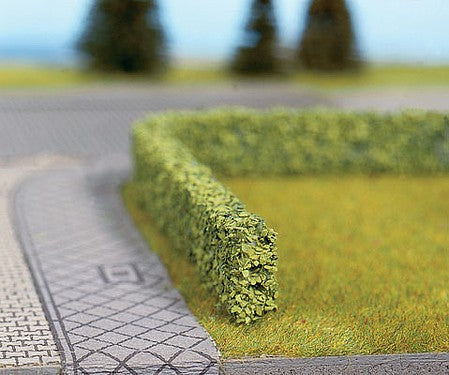 Walthers Scenemaster 949-1302 HO Scale Tall Hedges -- Light Green 19-5/8 x 3/8 x 5/8"  50 x 1 x 1.5cm