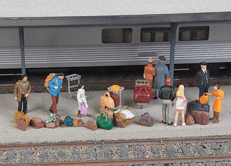 Walthers Scenemaster 949-4142 HO Scale Suitcases, Packs and Baggage Trolleys -- 86-Piece Set (brown, black, gray, silver)