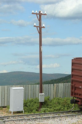 Walthers Scenemaster 4154 HO Scale Relay Cabinets and Phone Boxes -- Set of 7; three Cabinets & four Phone Boxes