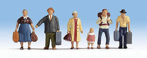 Walthers Scenemaster 6040 HO Scale Passengers Ready to Board -- pkg(6)