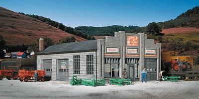 Walthers Cornerstone 2912 HO Scale State Line Farm Supply -- Kit - 7-1/4 x 5-3/8 x 3" 18.4 x 13.7 x 7.6cm