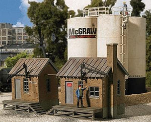 Walthers Cornerstone 933-2913 HO Scale McGraw Oil Company -- Kit - 6-1/2 x 8-7/8 x 5"  16.5 x 22.5 x 12.7cm