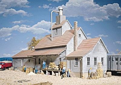 Walthers Cornerstone 3061 HO Scale Sunrise Feed Mill -- Kit - 15-1/8 x 4 x 7-3/4" 37.8 x 10 x 19.3cm