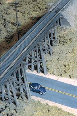 Walthers Cornerstone 3147 HO Scale Trestle w/Deck Girder Bridge -- Kit - 15-1/2 x 4 x 4" 38.7 x 10 x 10cm