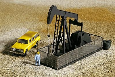 Walthers Cornerstone 3248 N Scale Walking Beam-Horse Head Oil Pump -- Kit - 2-3/4 x 1 x 1-13/16" 6.8 x 2.5 x 4.5cm