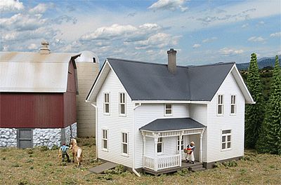 Walthers Cornerstone 3333 HO Scale Lancaster Farmhouse -- Kit - 5-15/16 x 4-1/2 x 4-5/16" 15.1 x 11.4 x 11cm