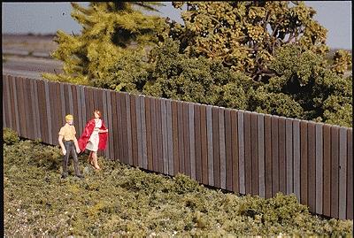 Walthers Cornerstone 3521 HO Scale Wood Fence - Kit (Scale Model) -- 15" 37.5cm Sections - Total Length: 45" 113cm - Height: 1" 2.5cm pkg(3)