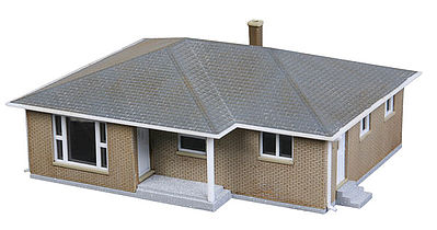 Walthers Cornerstone 3838 N Scale Brick Ranch House -- Kit - 3-1/16 x 2-9/32 x 1-1/4" 7.7 x 5.7 x 3.17cm