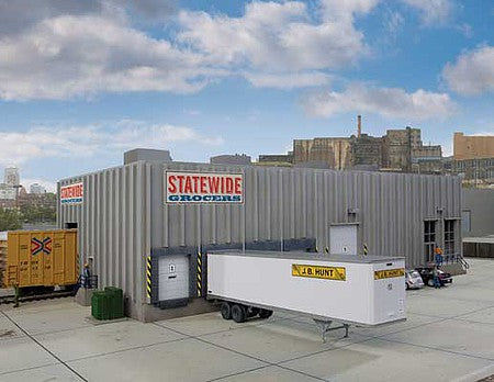 Walthers Cornerstone 4105 HO Scale Modern Concrete Grocery Warehouse -- Kit - 16-7/8 x 8-11/16 x 4-1/2" 42.8 x 22 x 11.4cm